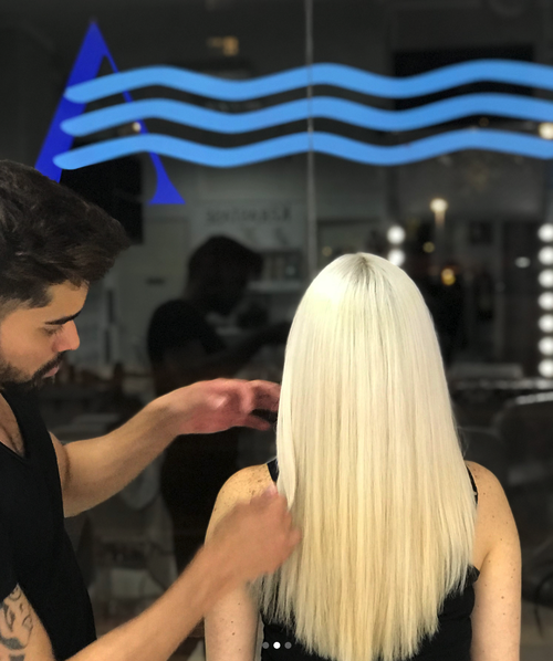 Platinum blonde done at Salon Armandeus Madrid