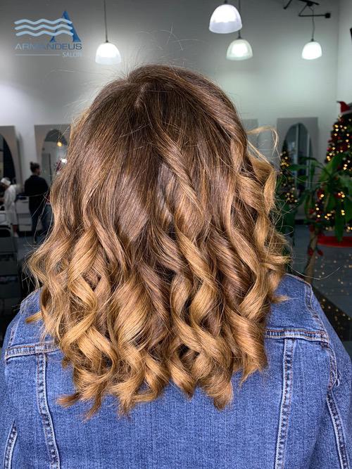 At hair salon Armandeus Doral we love curls in all hair lengths