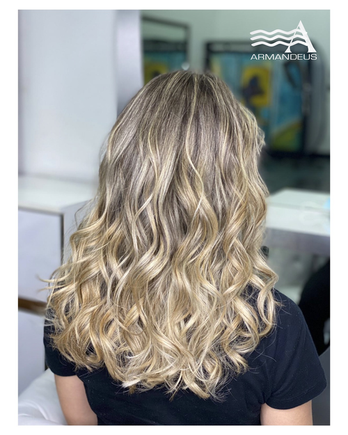 Platinum blonde before and after by hair salon Armandeus Doral